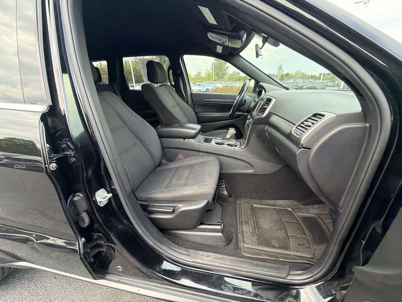 2019 Jeep Grand Cherokee Laredo E