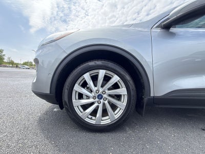 2022 Ford Escape Hybrid Titanium