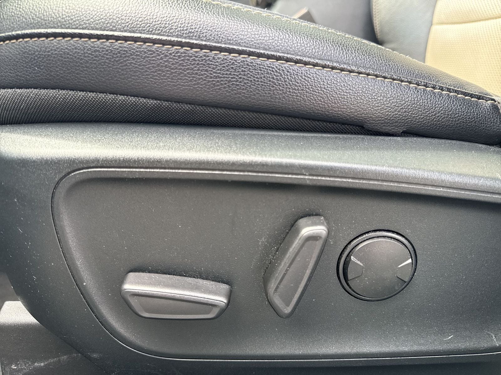 2022 Ford Escape Hybrid Titanium