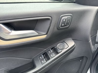 2022 Ford Escape Hybrid Titanium