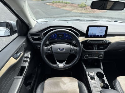 2022 Ford Escape Hybrid Titanium