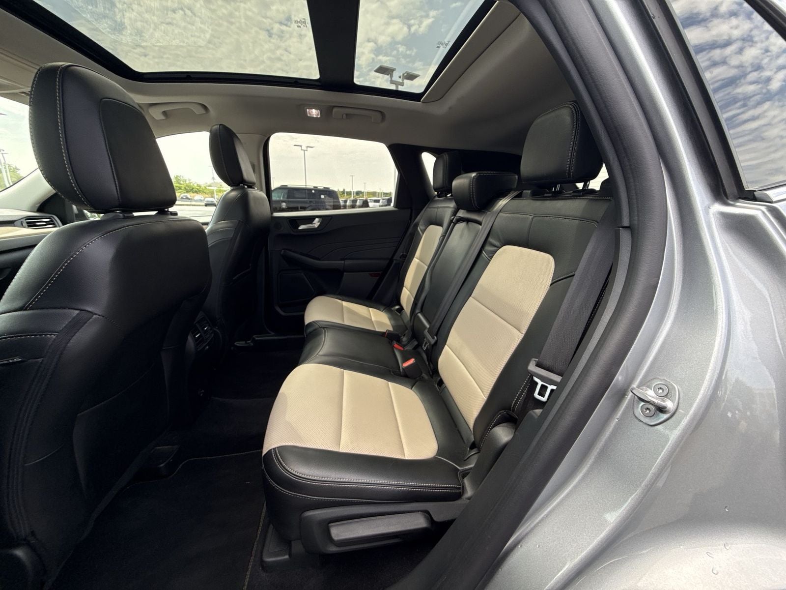 2022 Ford Escape Hybrid Titanium