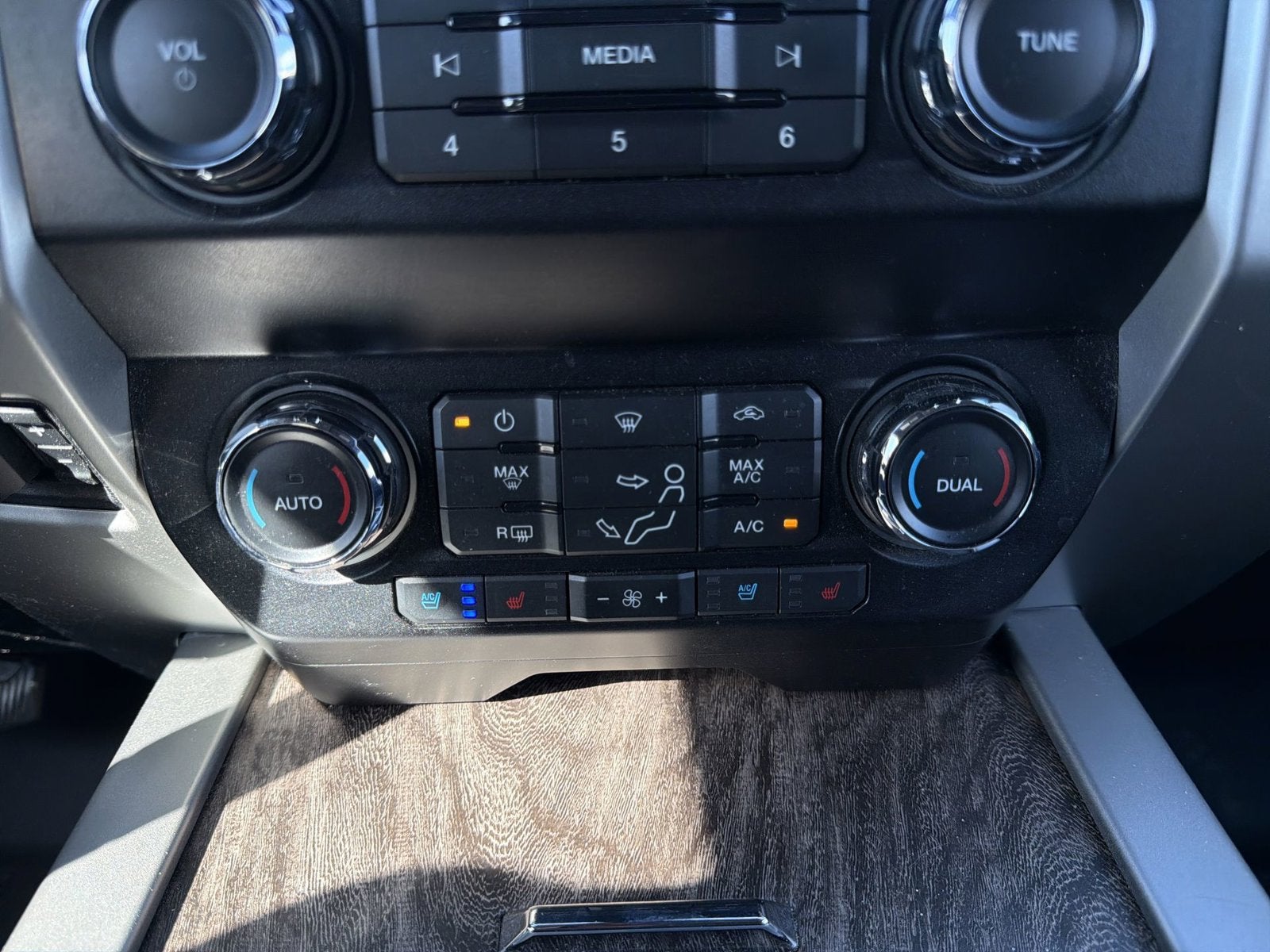 2019 Ford F-250SD Lariat