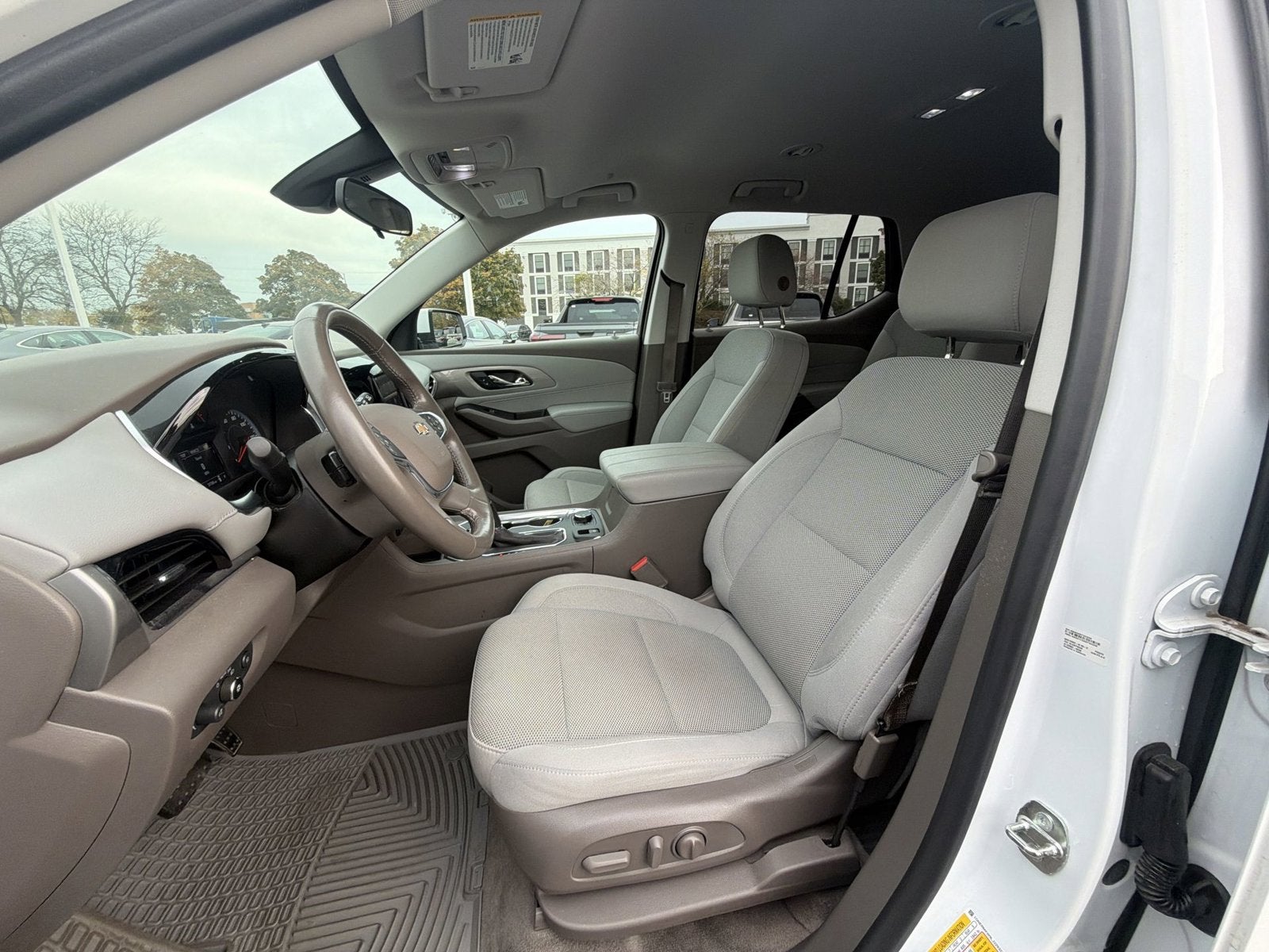 2020 Chevrolet Traverse LT Cloth w/2FL