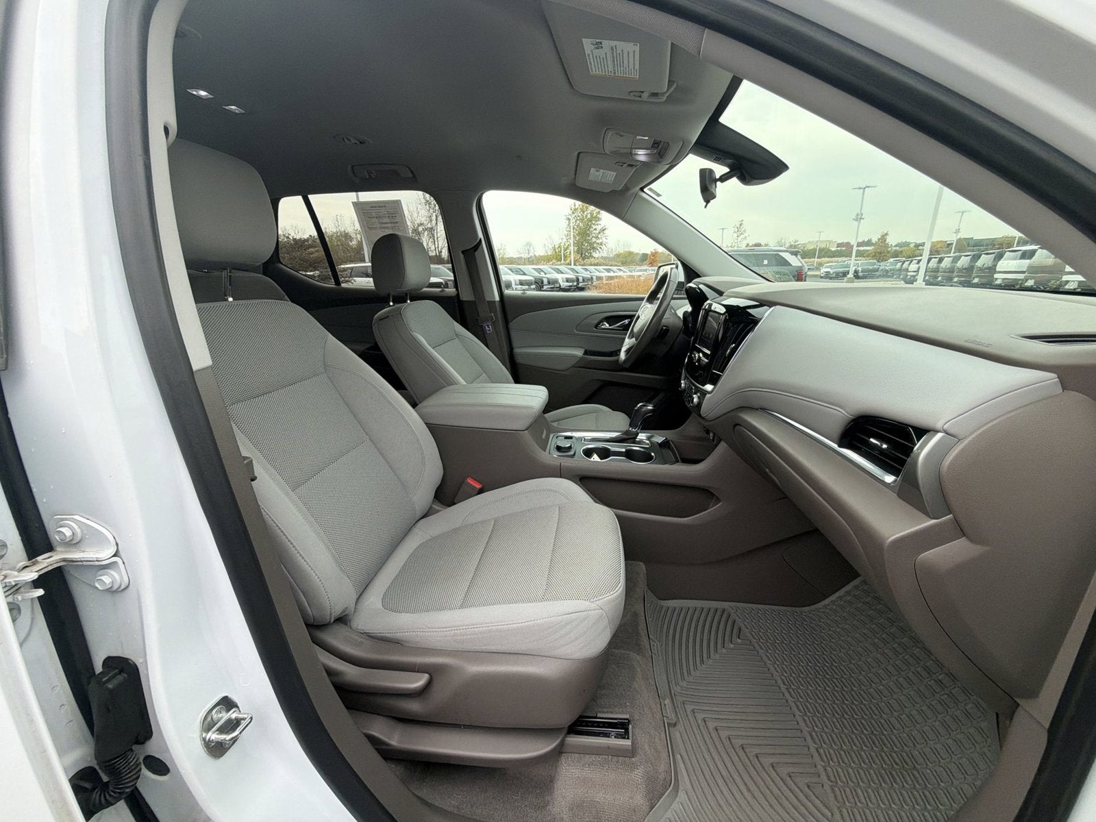 2020 Chevrolet Traverse LT Cloth w/2FL