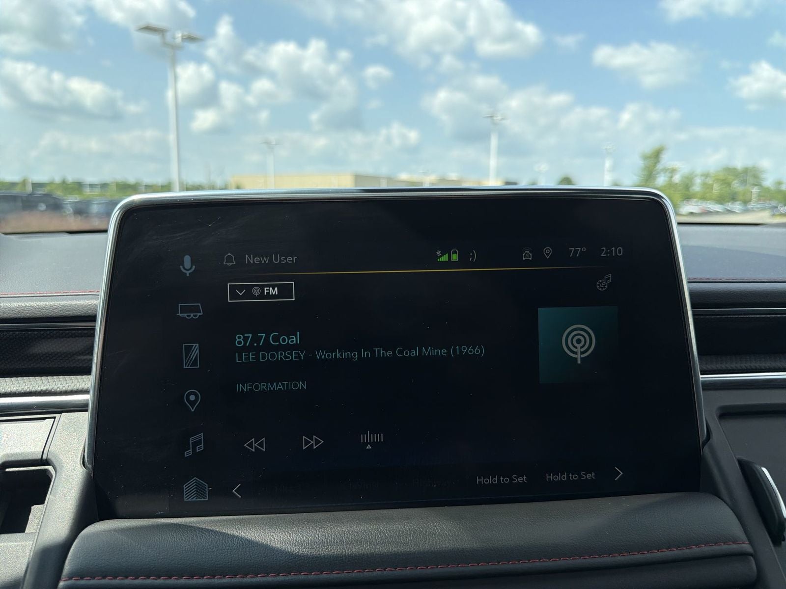 2023 Chevrolet Suburban RST
