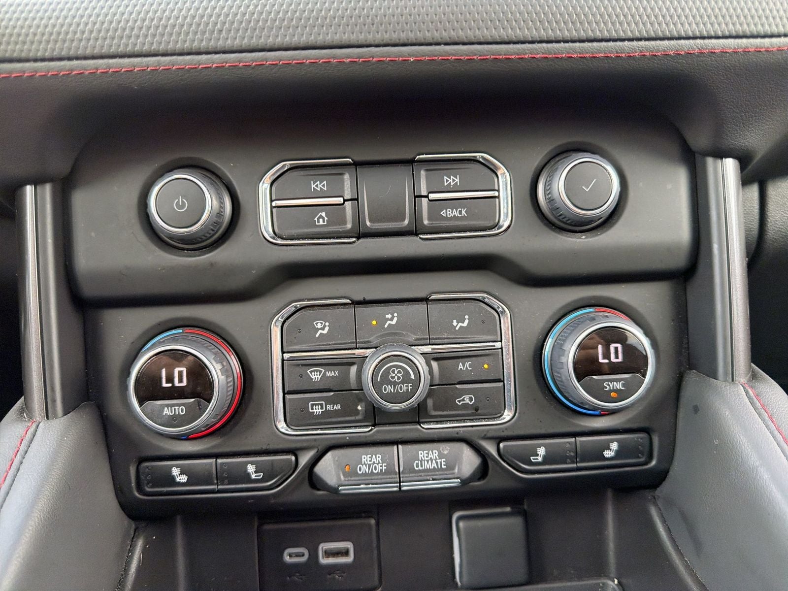 2023 Chevrolet Suburban RST