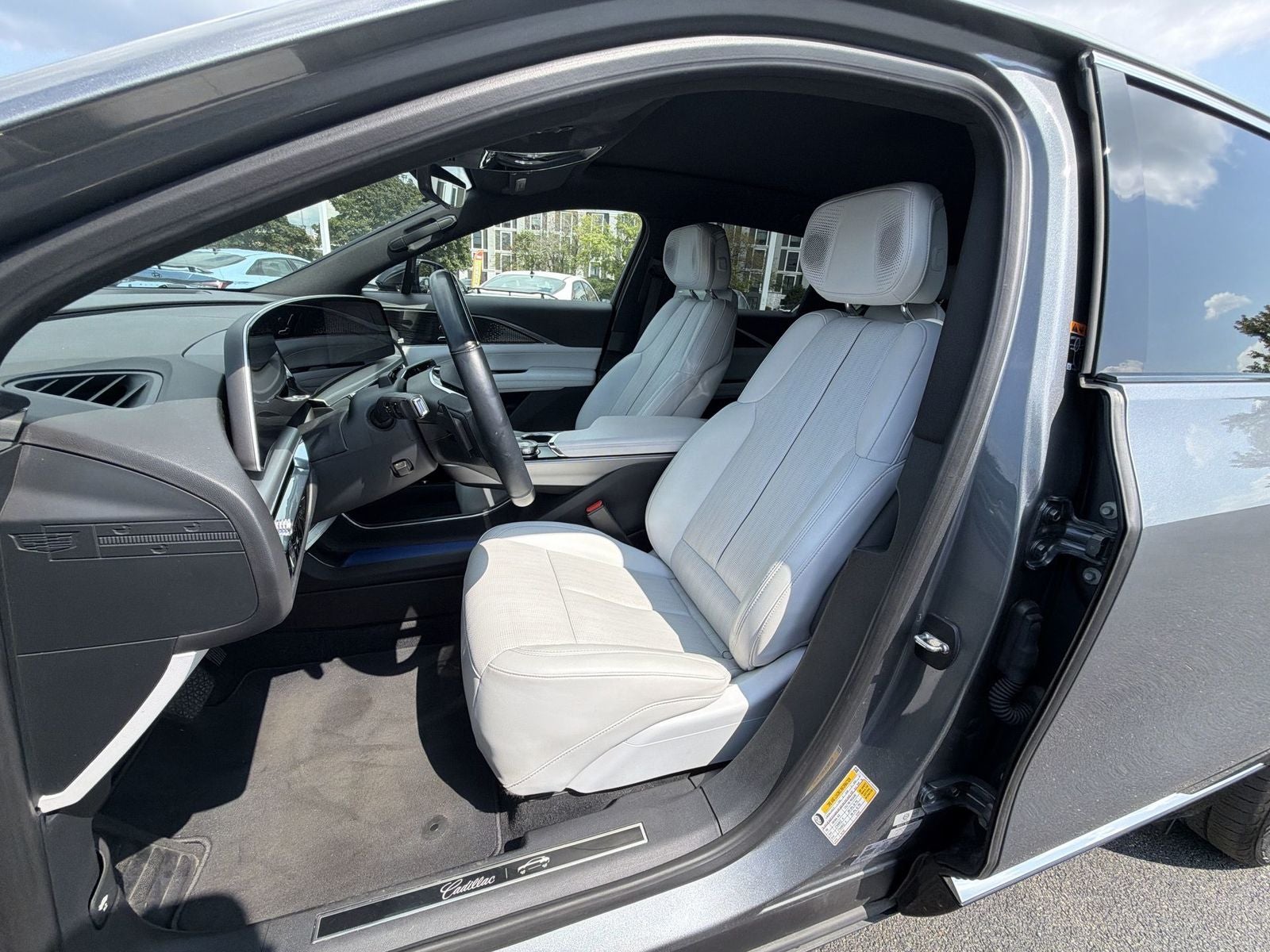 2023 Cadillac LYRIQ Luxury