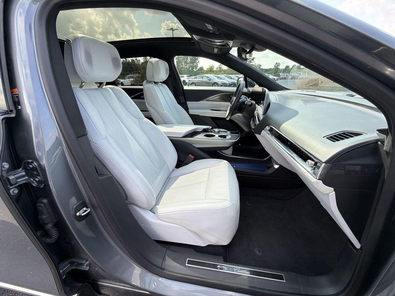 2023 Cadillac LYRIQ Luxury