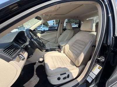 2016 Volkswagen Passat SEL