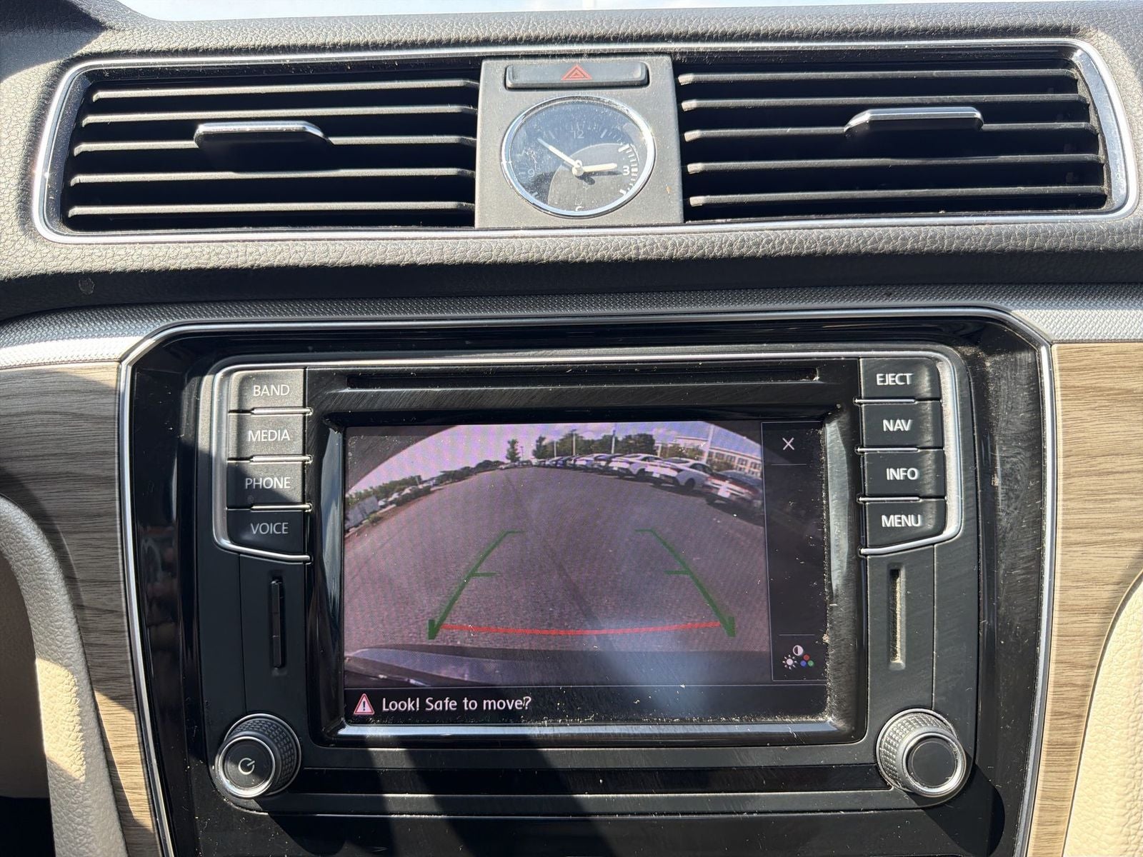 2016 Volkswagen Passat SEL