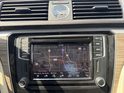 2016 Volkswagen Passat SEL