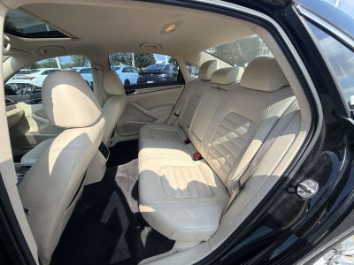 2016 Volkswagen Passat SEL