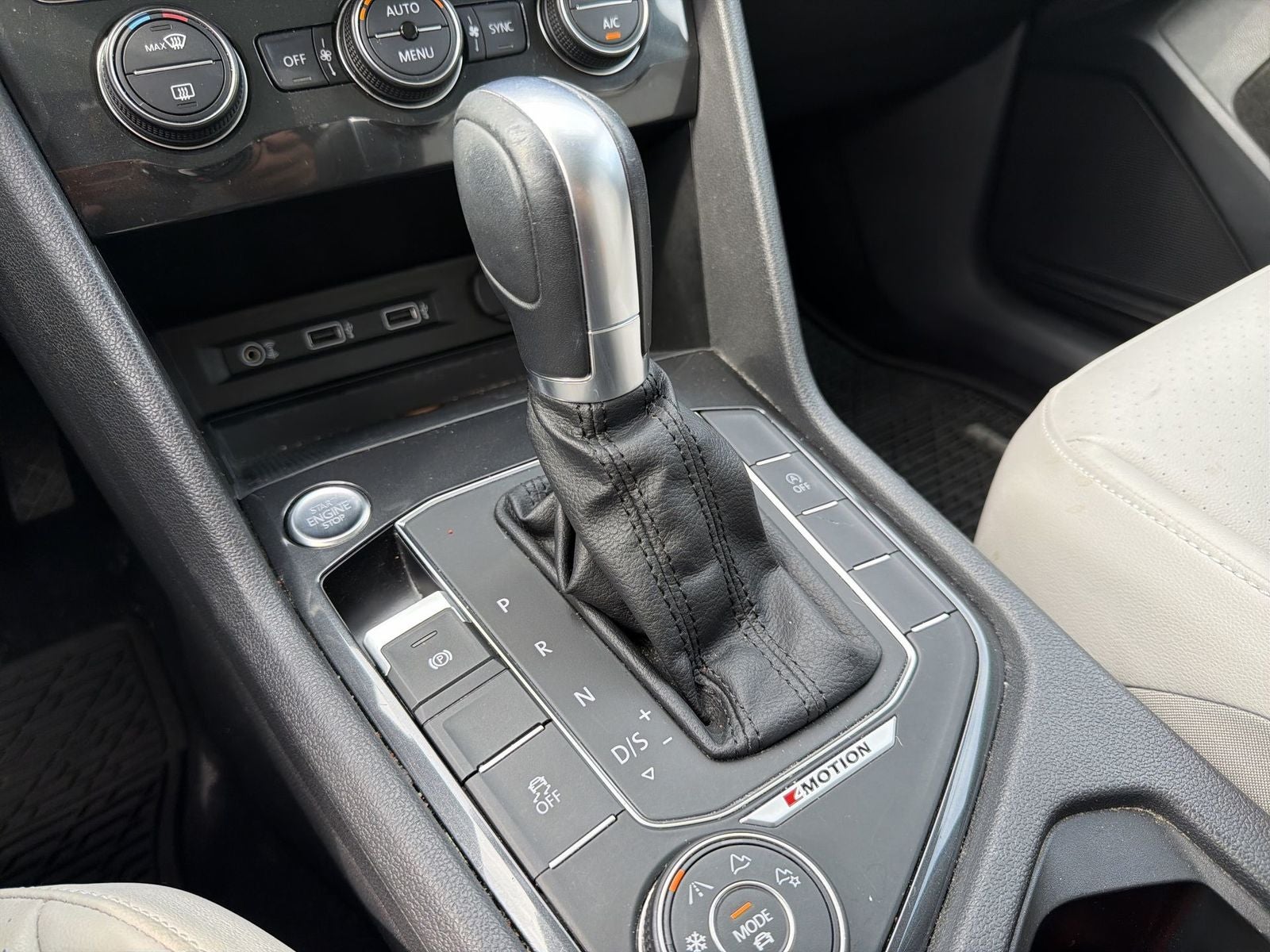 2018 Volkswagen Tiguan 2.0T SEL 4Motion