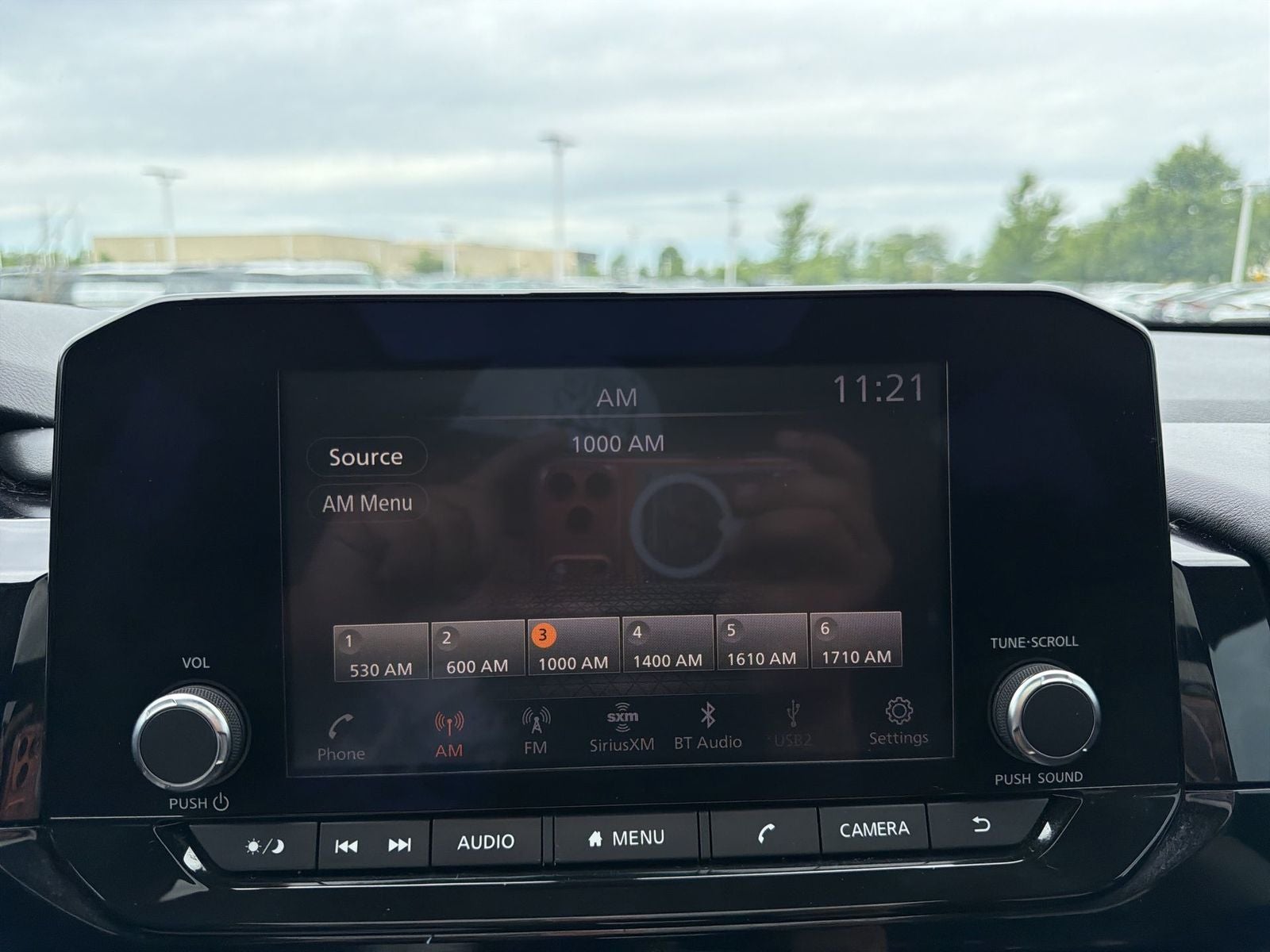 2022 Nissan Pathfinder SV