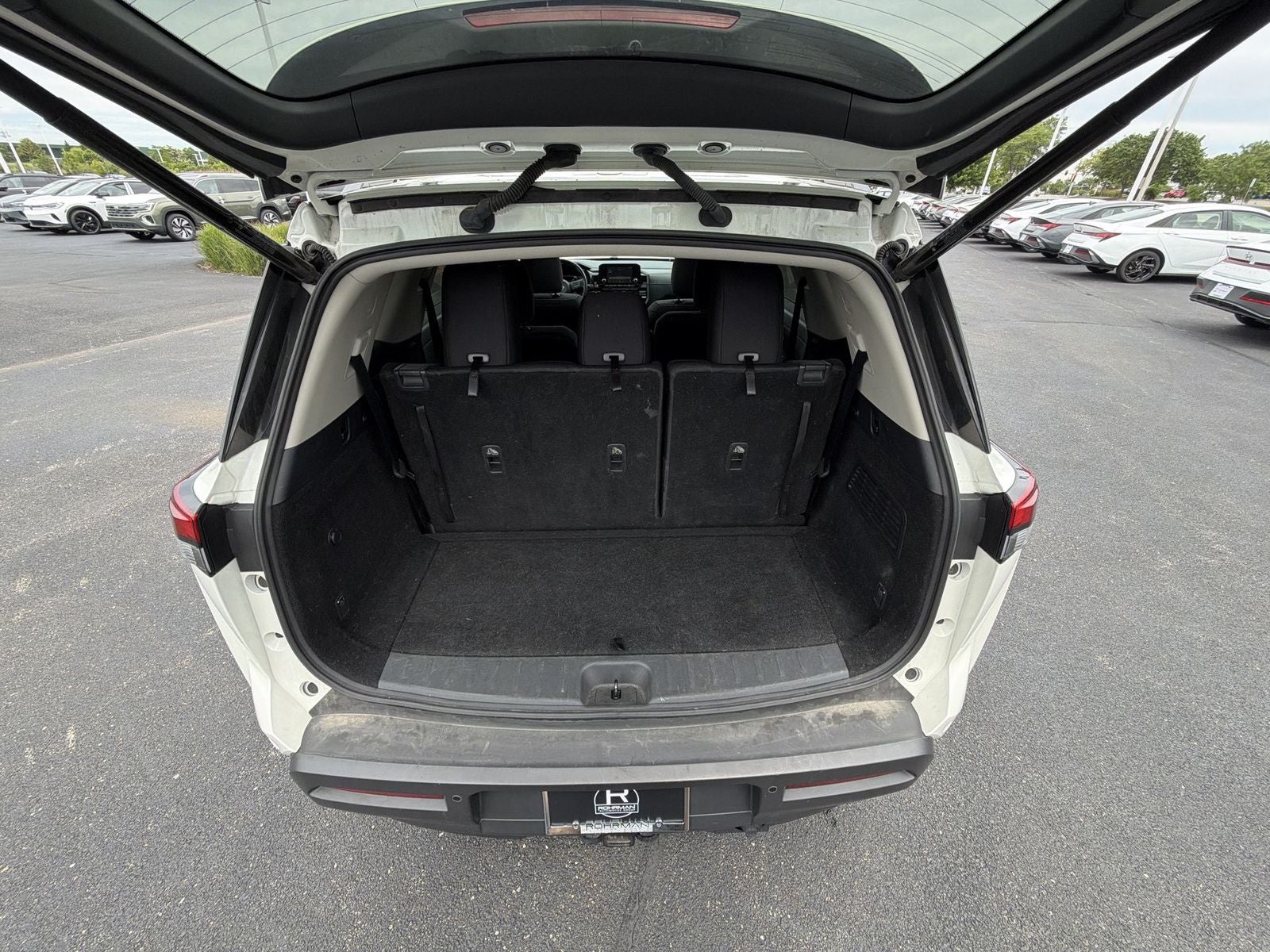 2022 Nissan Pathfinder SV