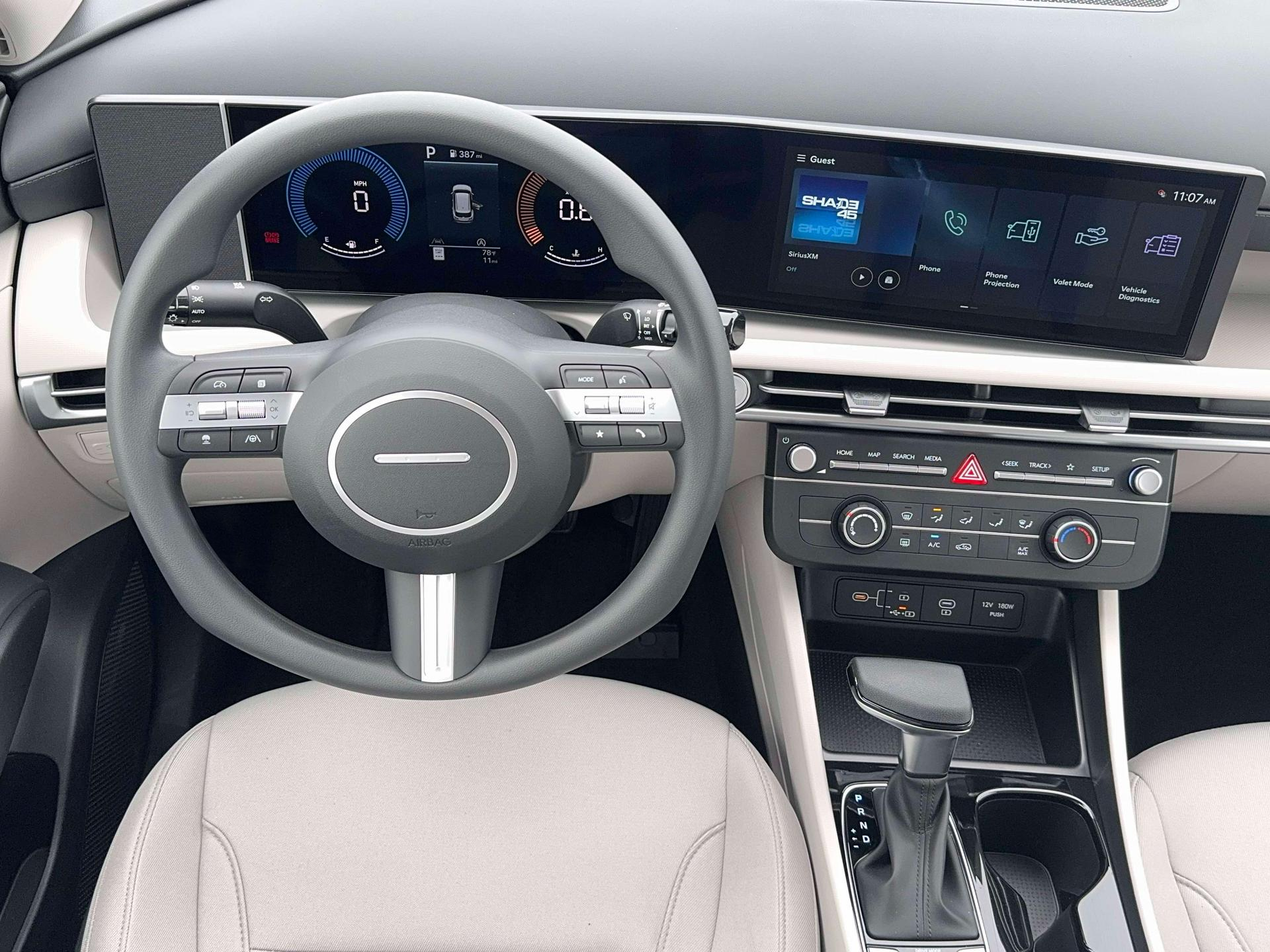 2026 Hyundai TUCSON SE