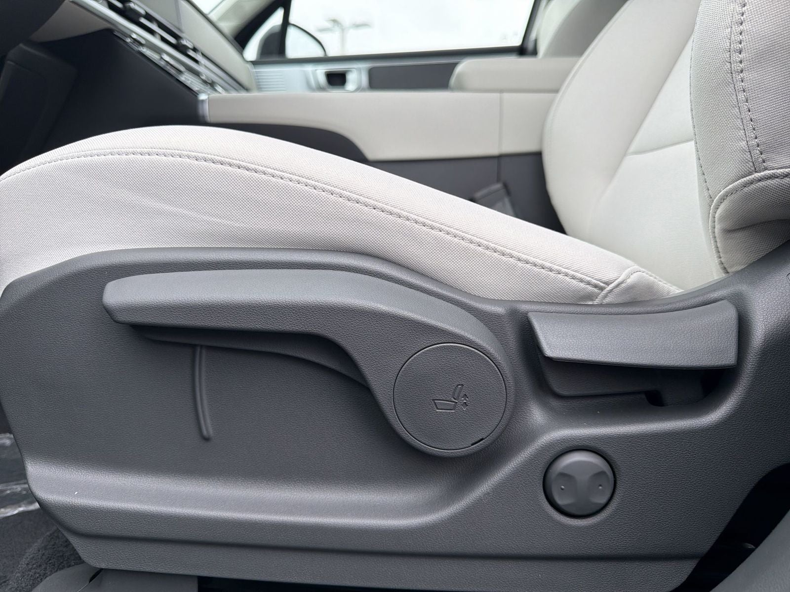 2027 Hyundai SANTA FE SE