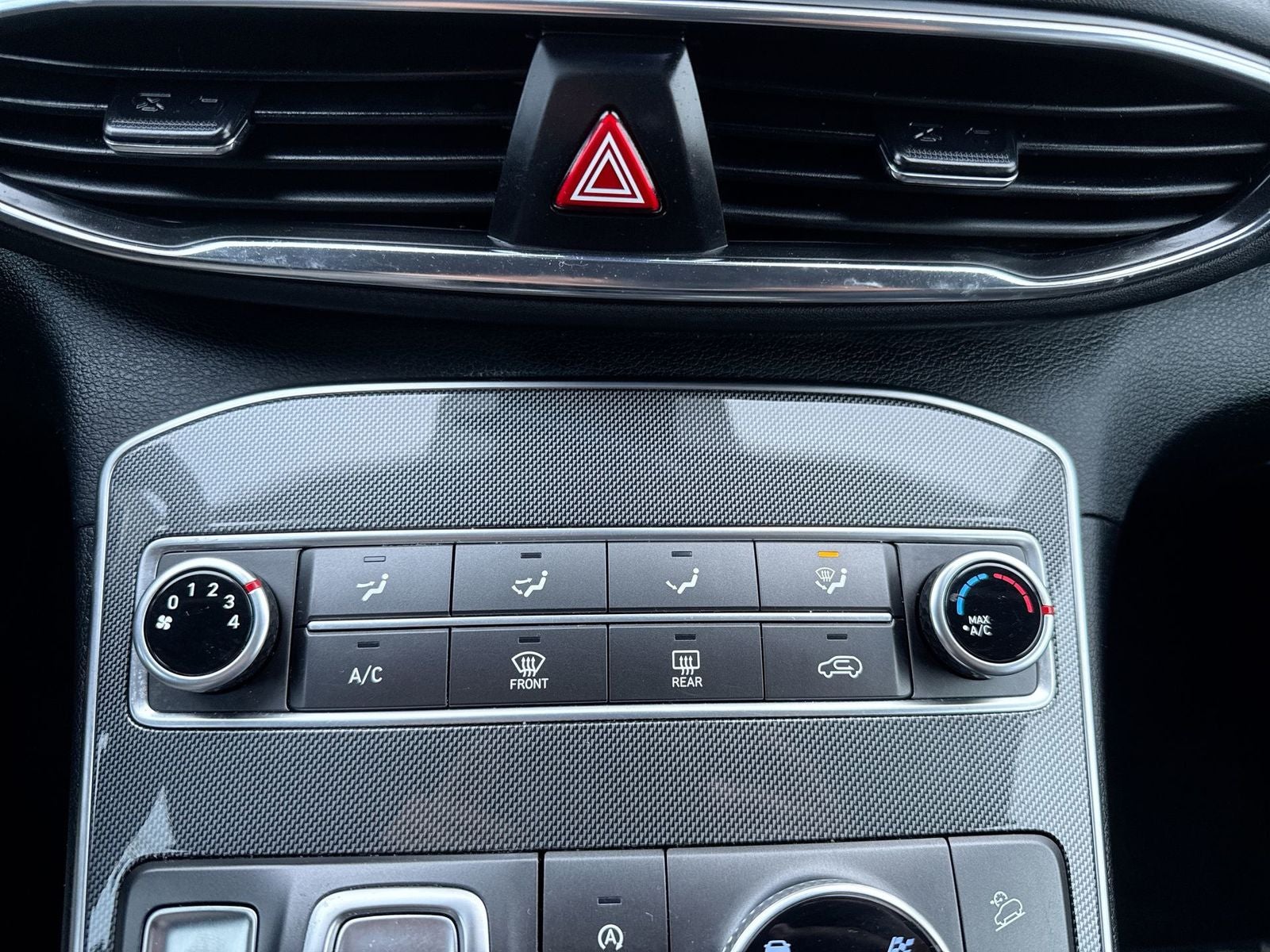 2022 Hyundai SANTA FE SE