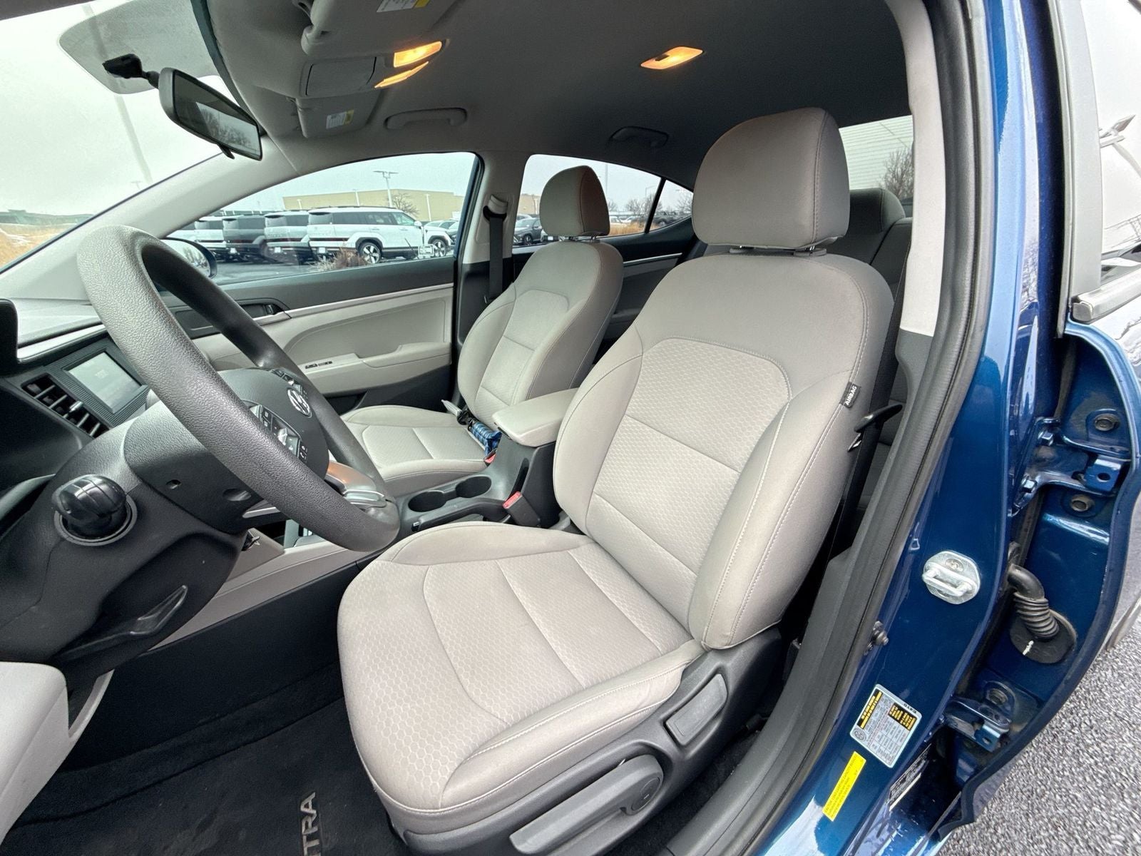2019 Hyundai ELANTRA SE