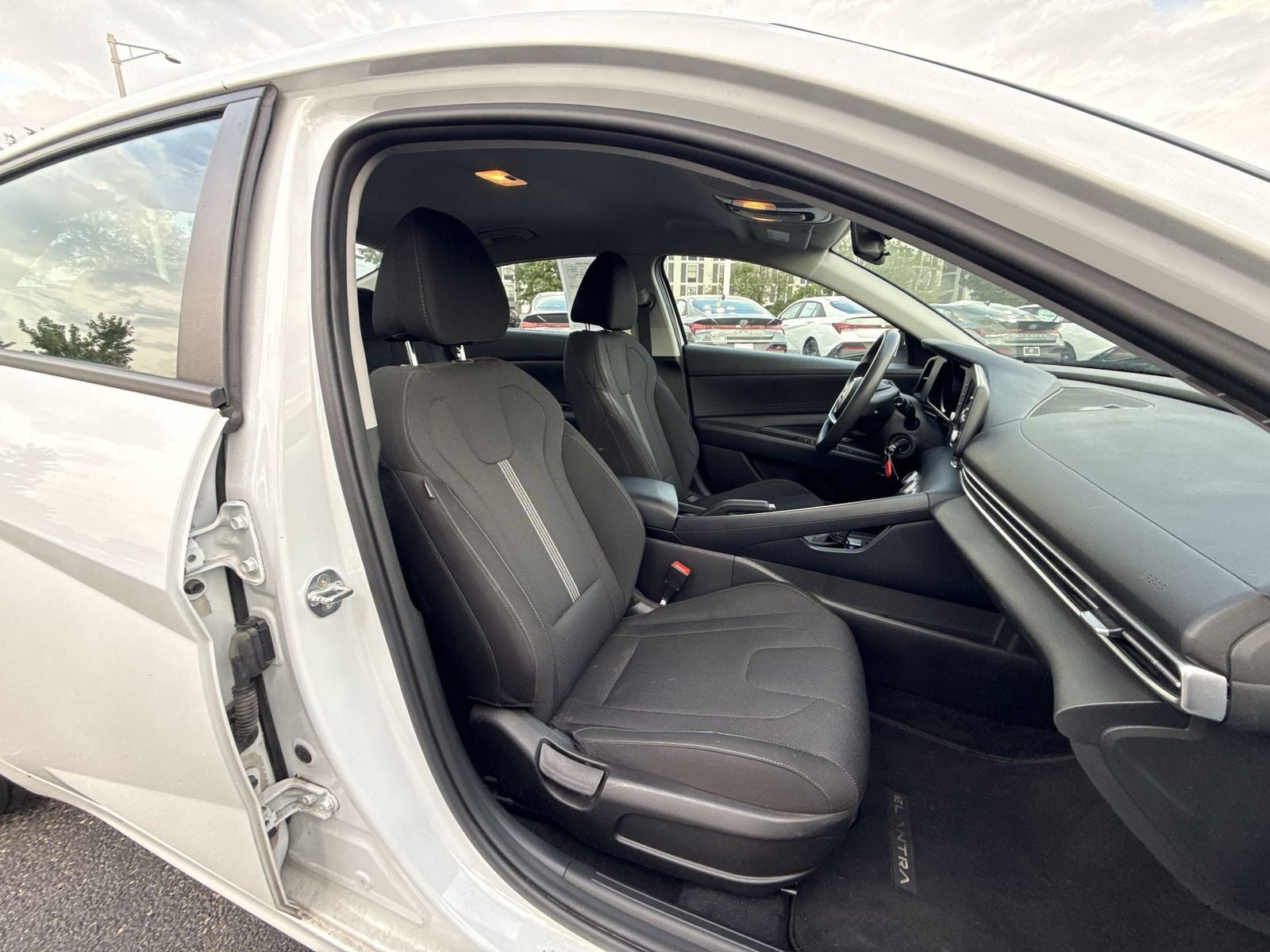 2021 Hyundai ELANTRA SE