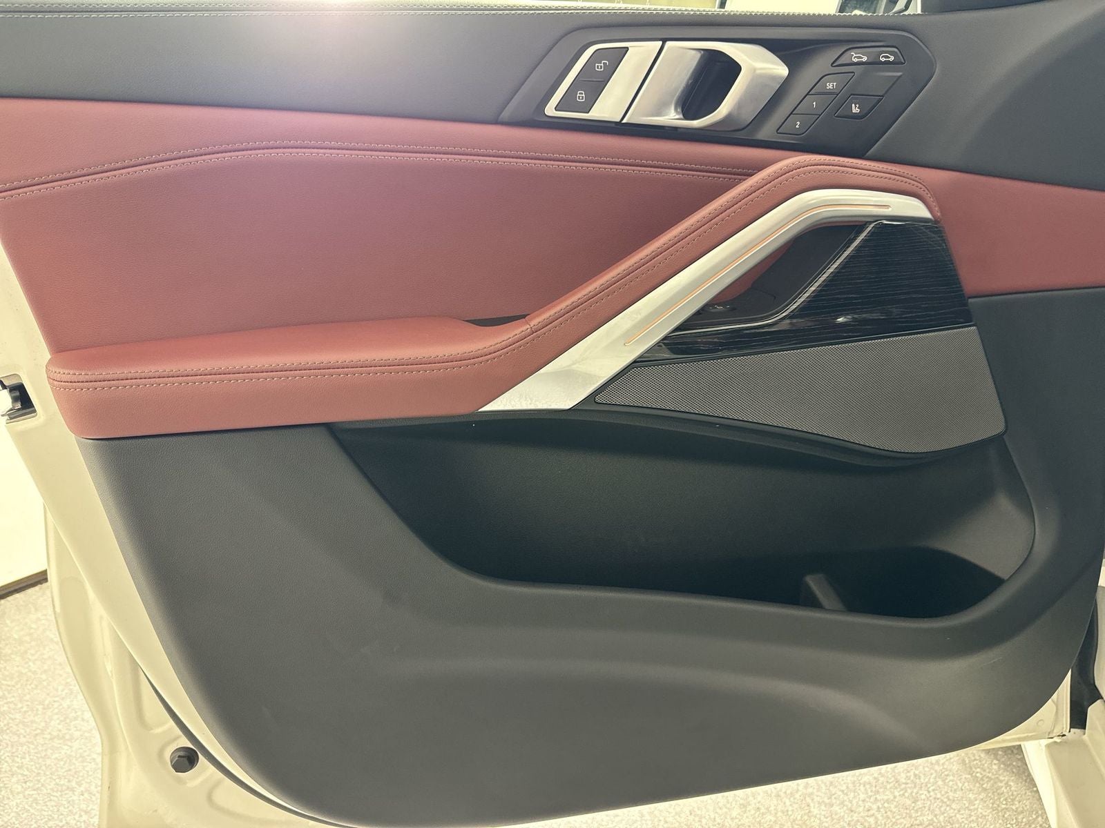 2024 BMW X6 M60i M Sport Executive Package