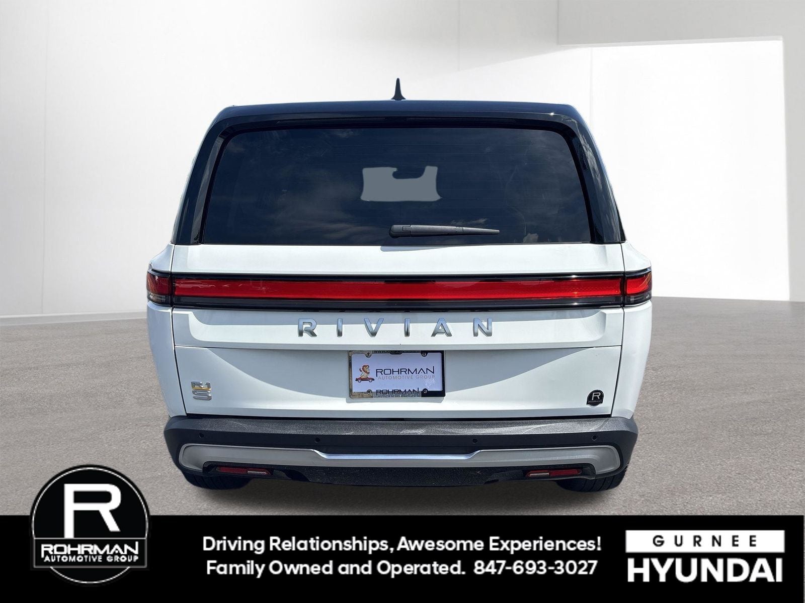 2023 Rivian R1S Adventure