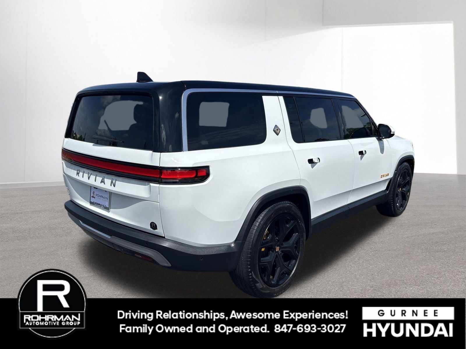 2023 Rivian R1S Adventure