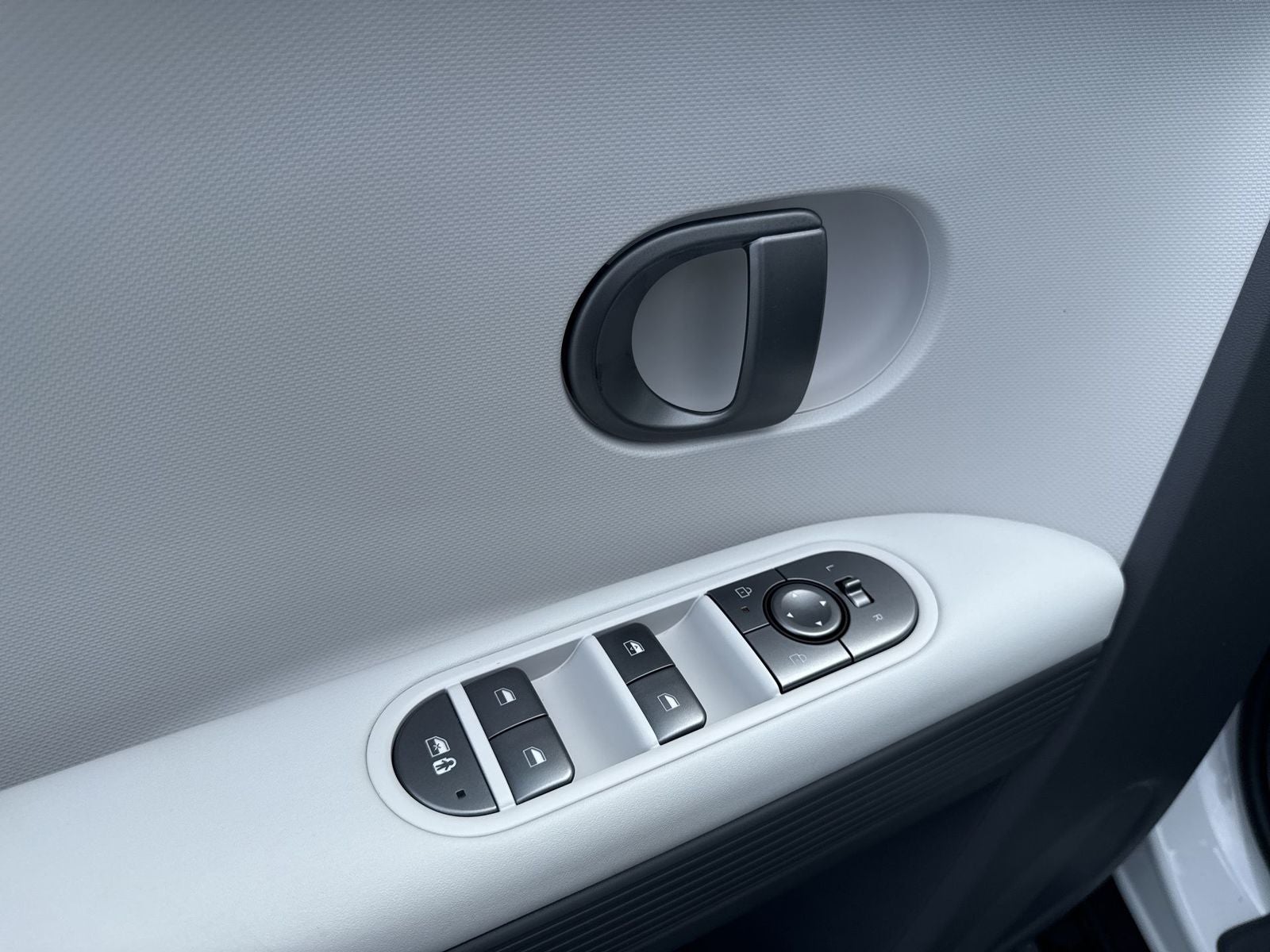 2026 Hyundai IONIQ 5 SE