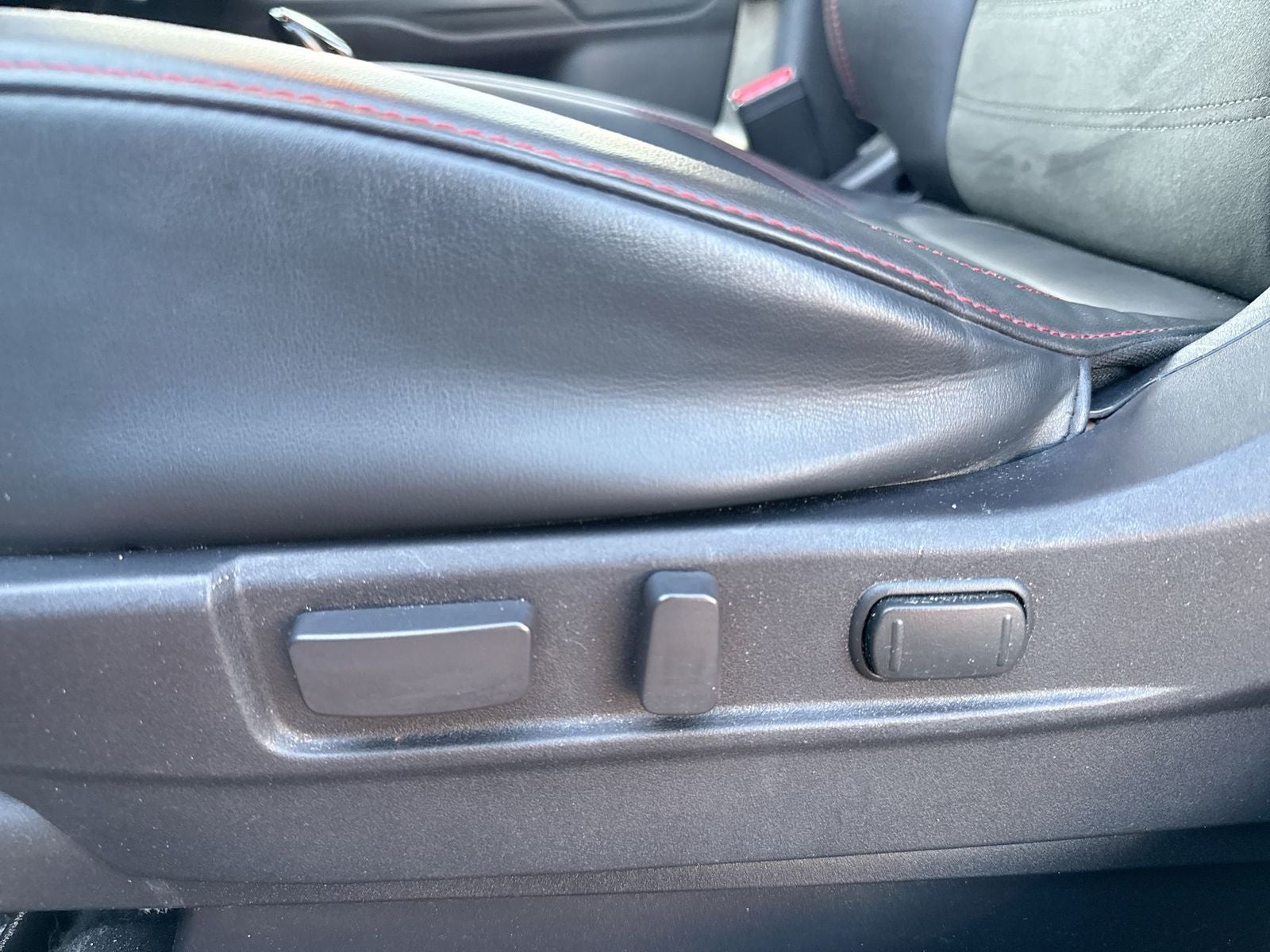 2022 Mitsubishi Outlander PHEV LE