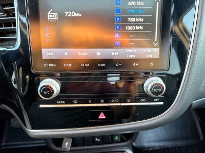 2022 Mitsubishi Outlander PHEV LE