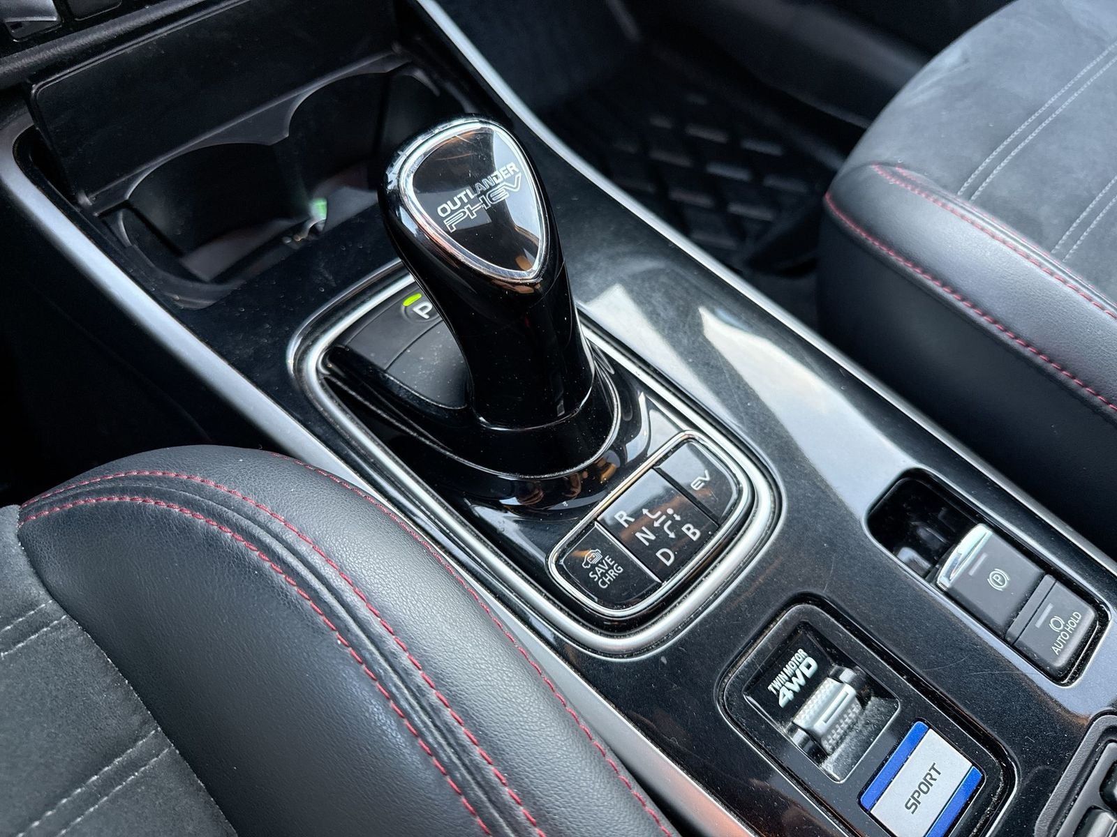 2022 Mitsubishi Outlander PHEV LE