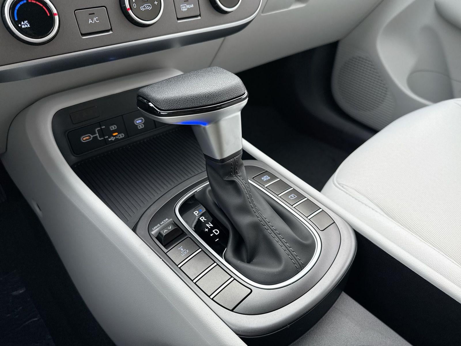 2026 Hyundai KONA SE