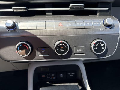 2027 Hyundai KONA SE