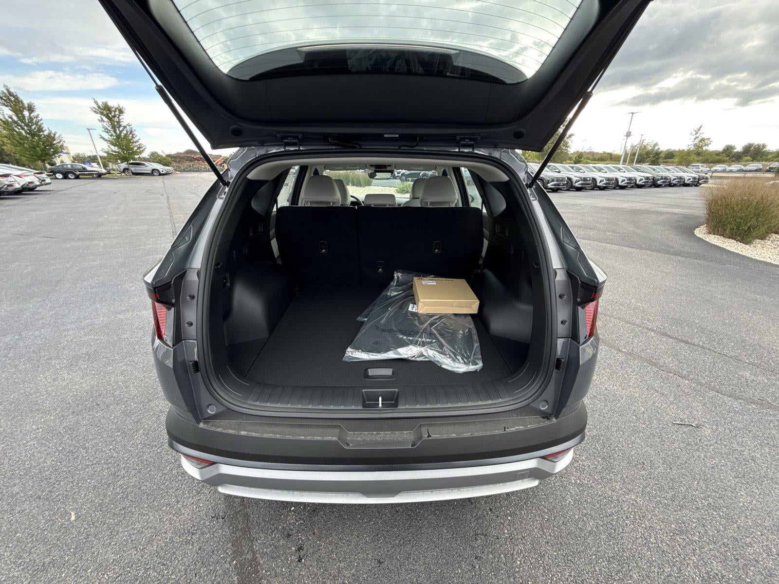 2026 Hyundai TUCSON HYBRID Blue SE