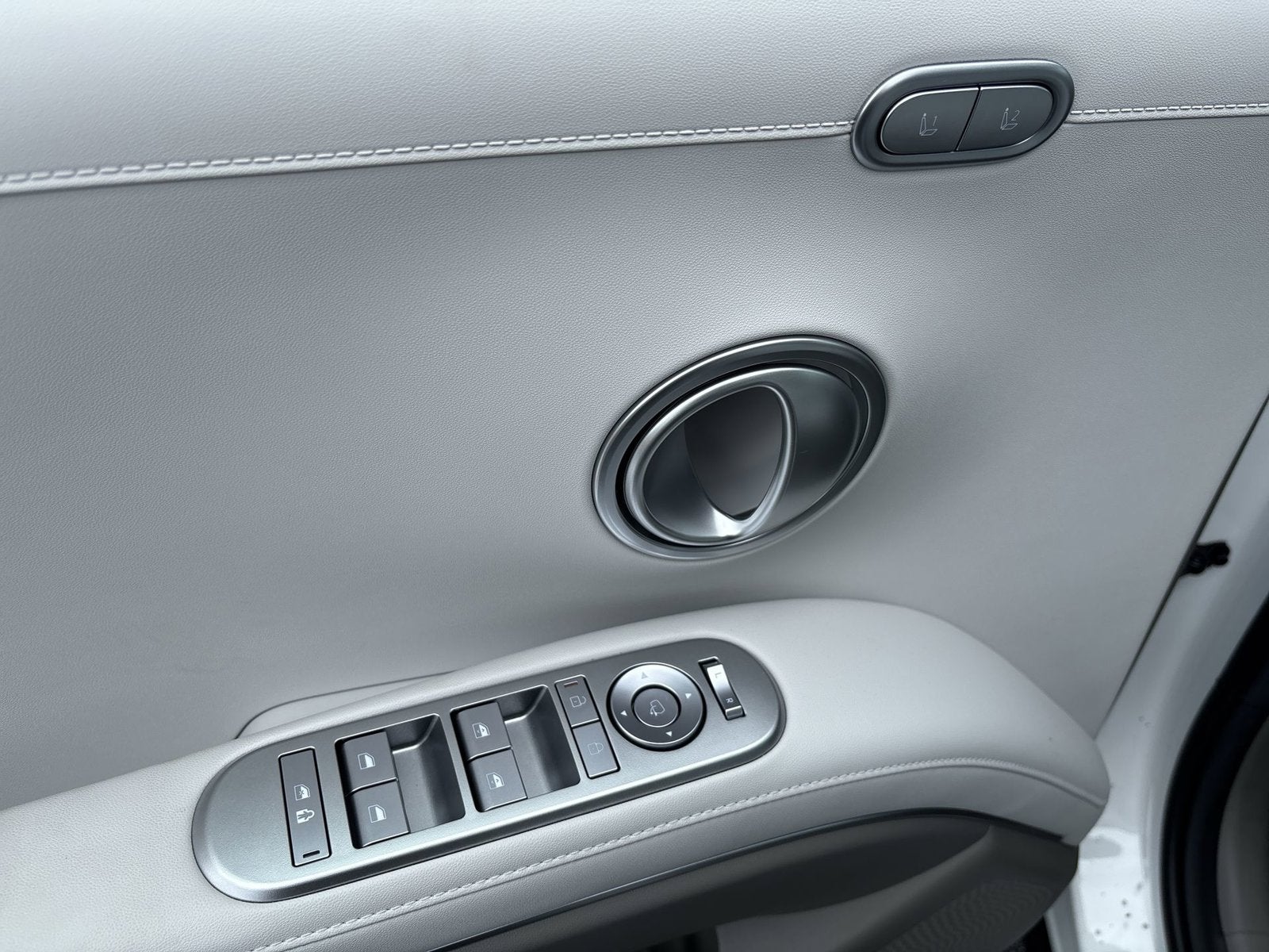 2027 Hyundai PALISADE HYBRID SEL Premium 7 Passenger