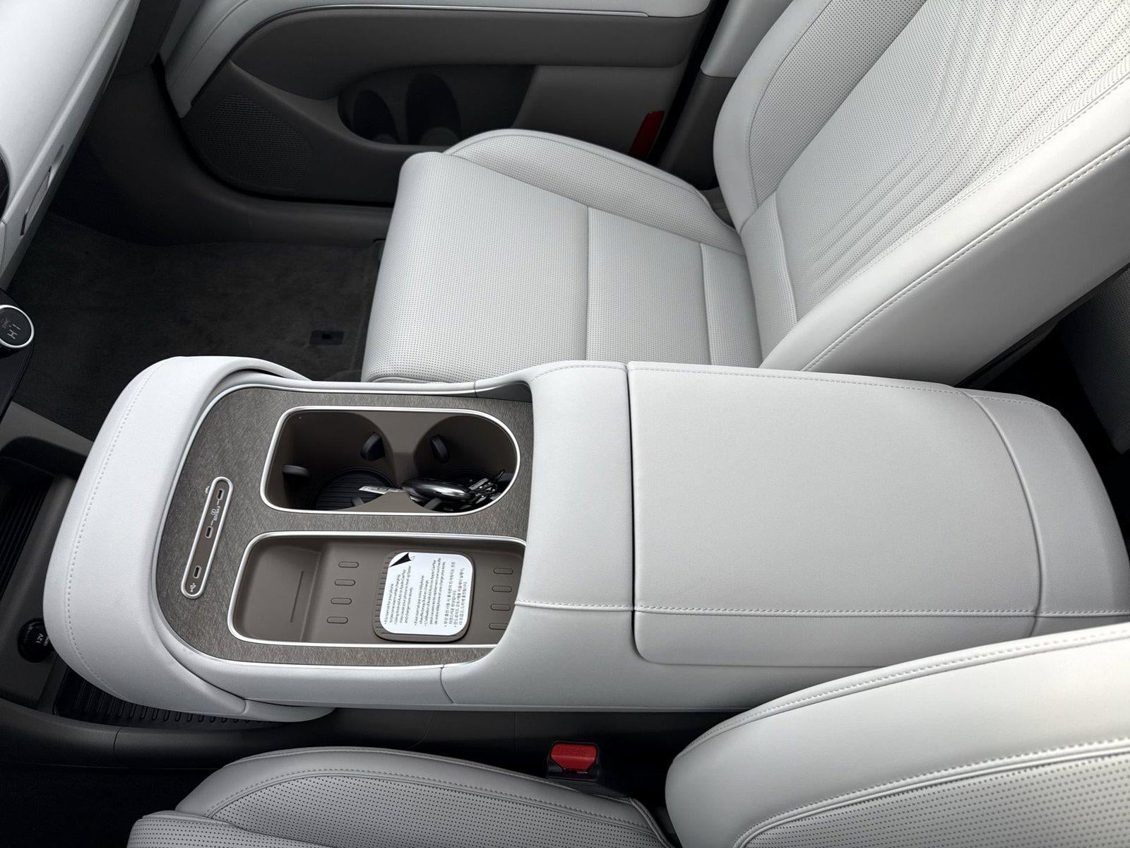 2027 Hyundai PALISADE HYBRID SEL Premium 7 Passenger
