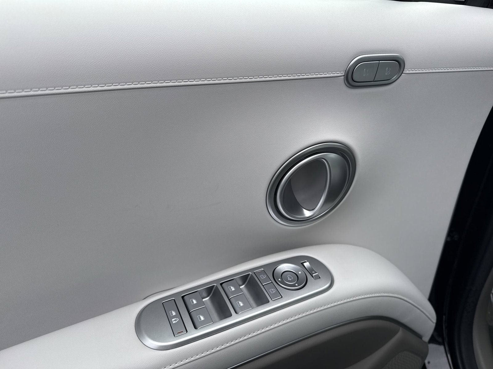 2027 Hyundai PALISADE HYBRID SEL Premium 7 Passenger