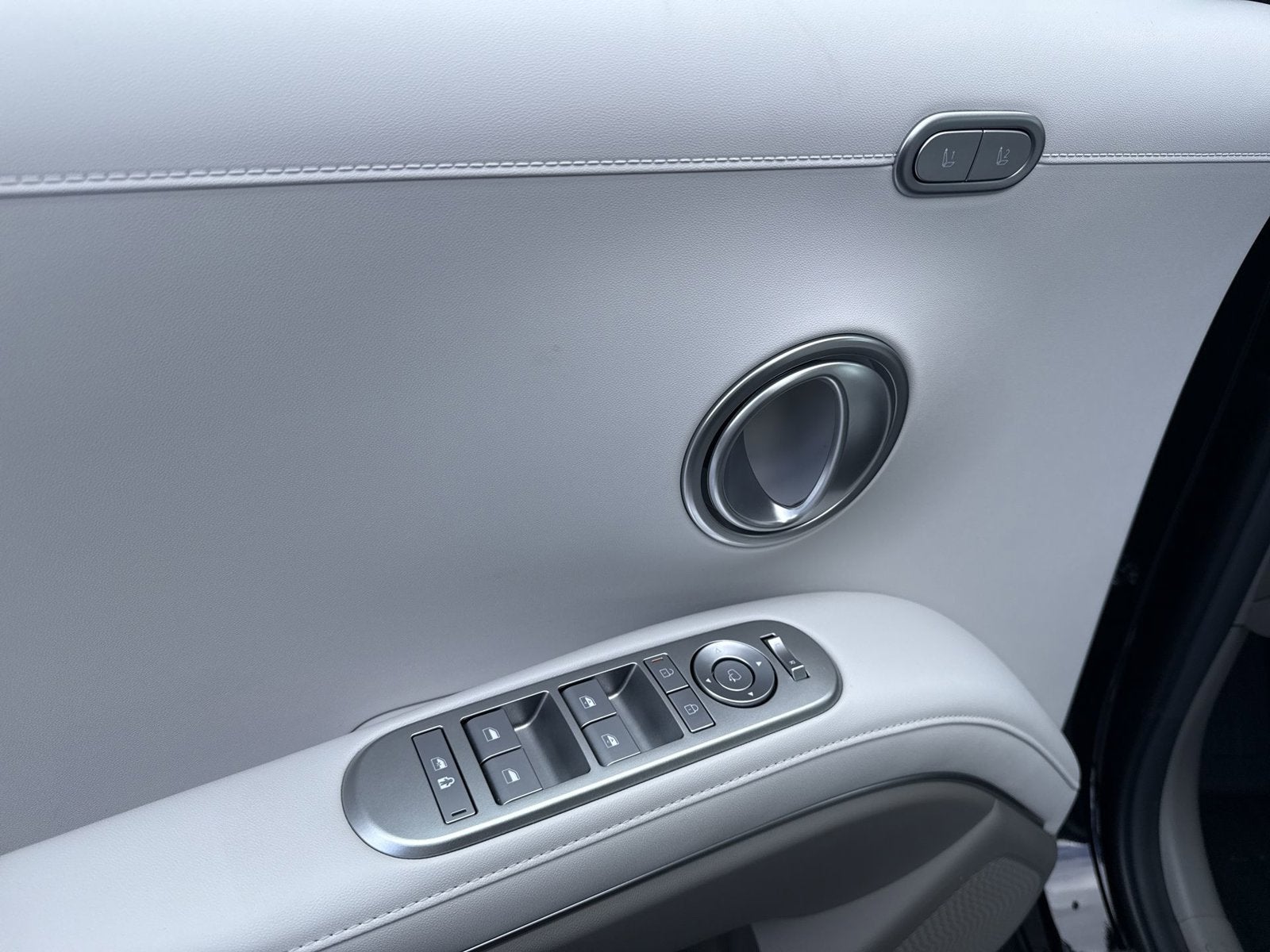2027 Hyundai PALISADE SEL 7 Passenger