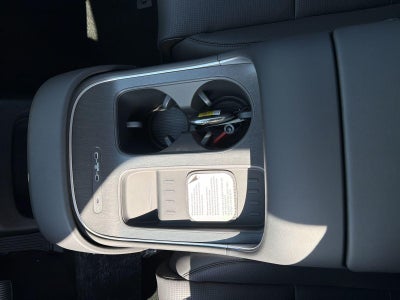 2027 Hyundai PALISADE SEL 7 Passenger