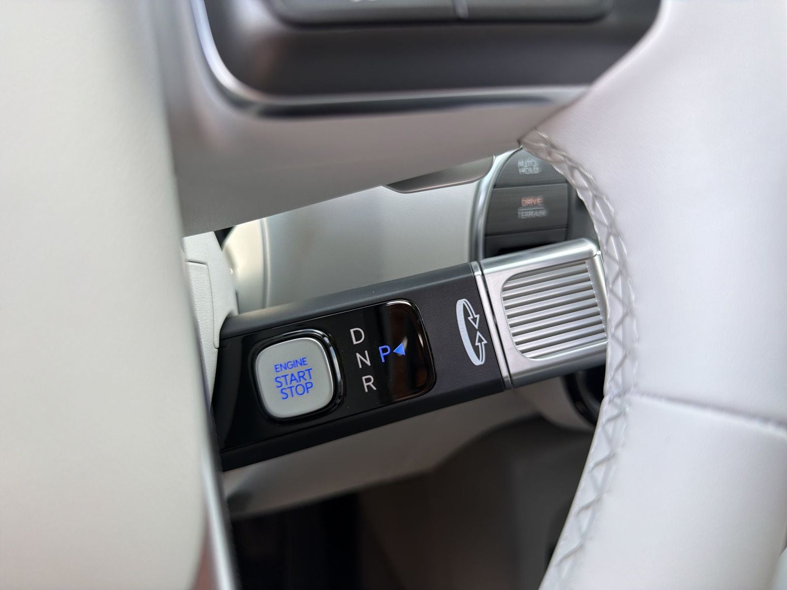 2027 Hyundai PALISADE SEL 8 Passenger