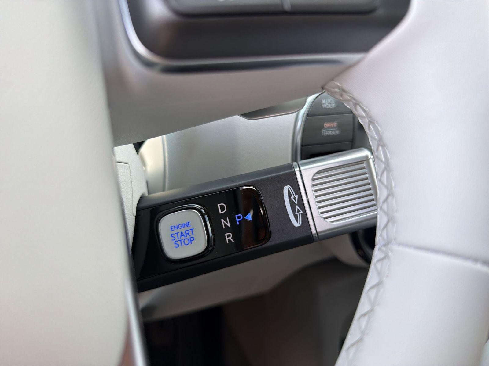 2027 Hyundai PALISADE SEL 8 Passenger