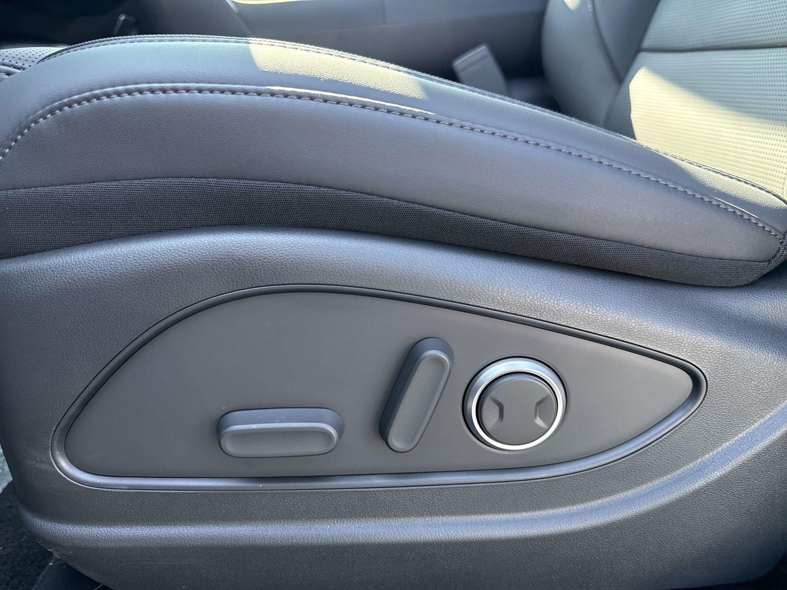 2026 Hyundai PALISADE HYBRID SEL 7 Passenger