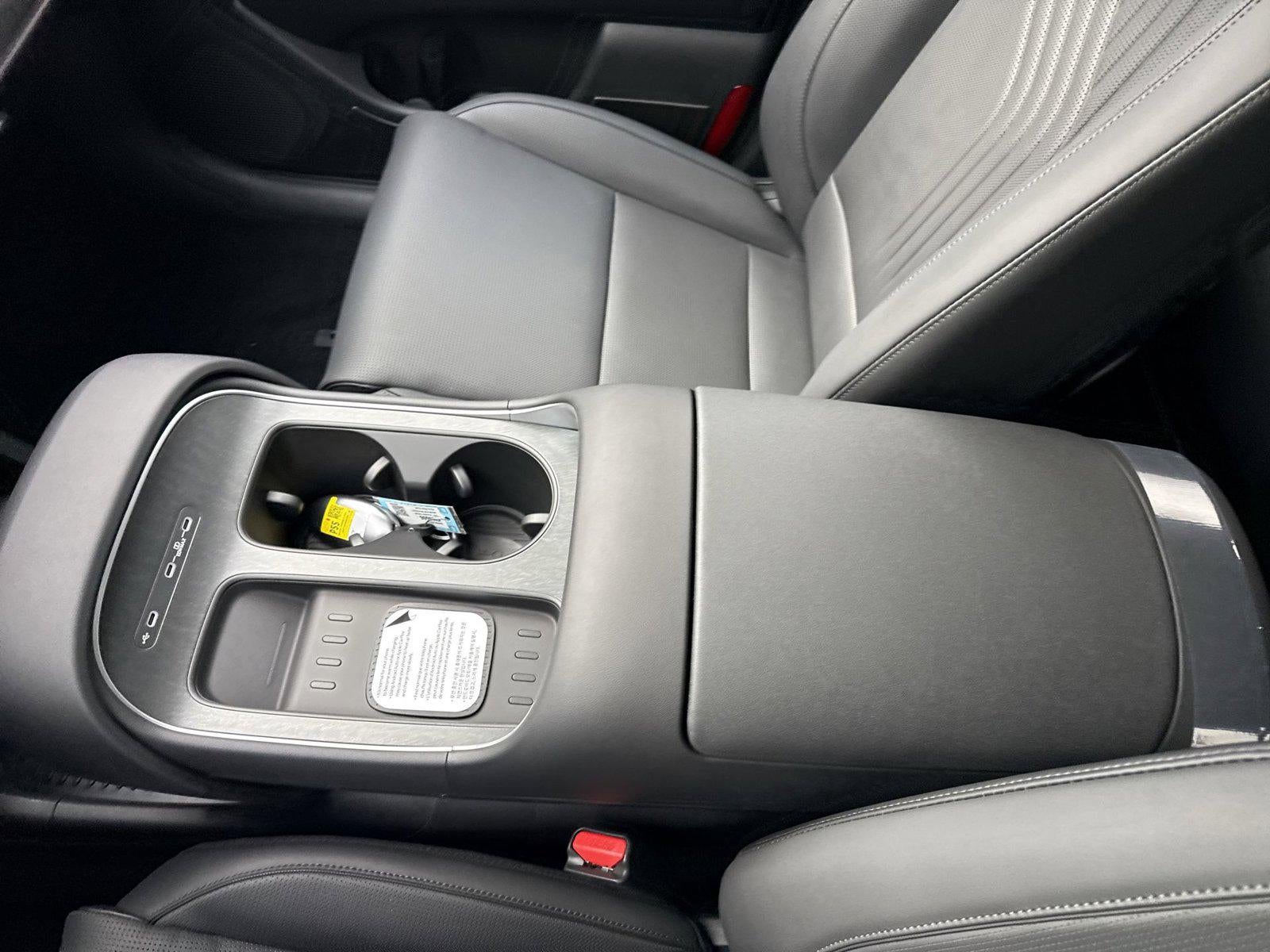 2027 Hyundai PALISADE HYBRID SEL 7 Passenger