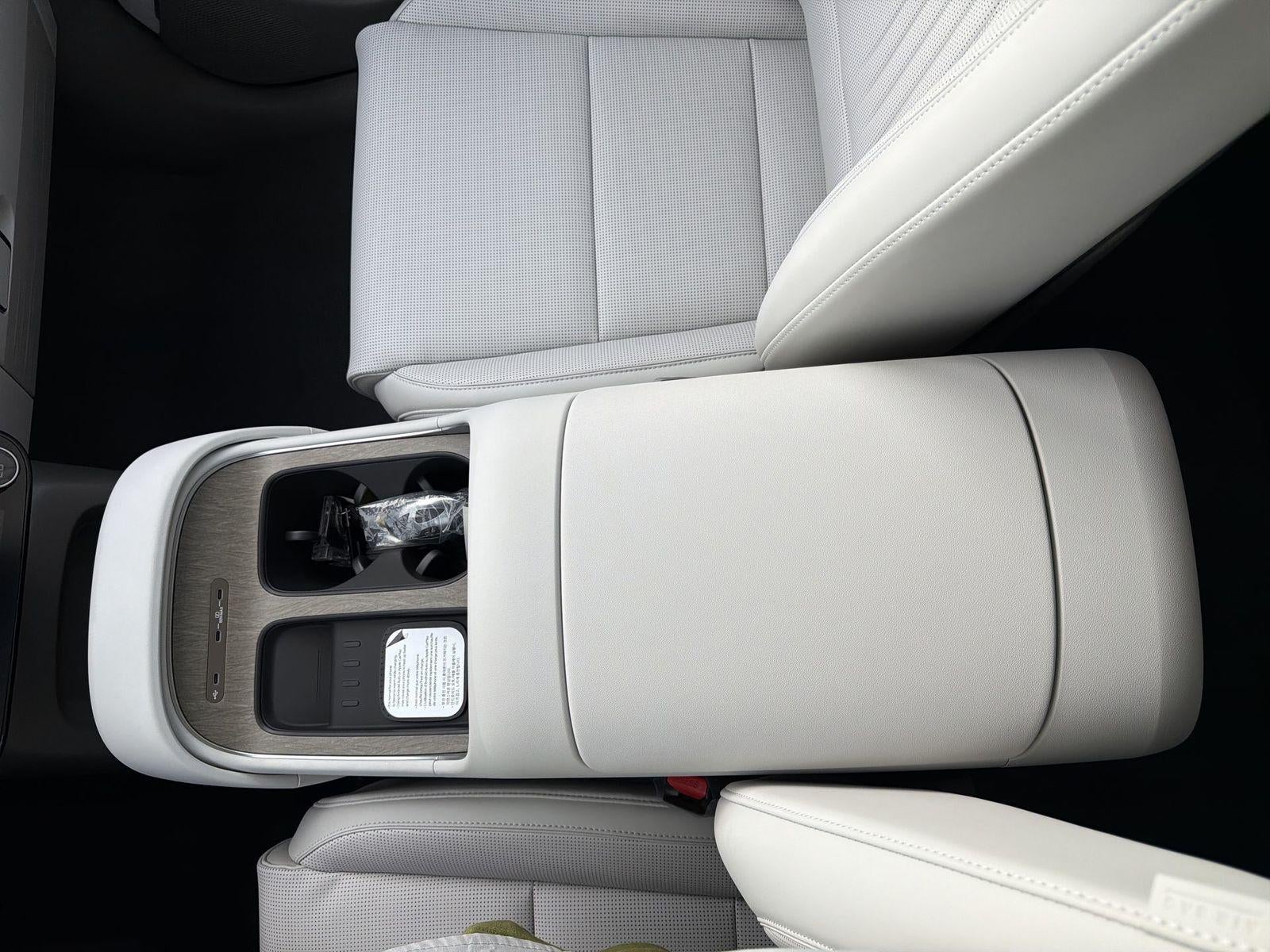 2026 Hyundai PALISADE HYBRID SEL 7 Passenger