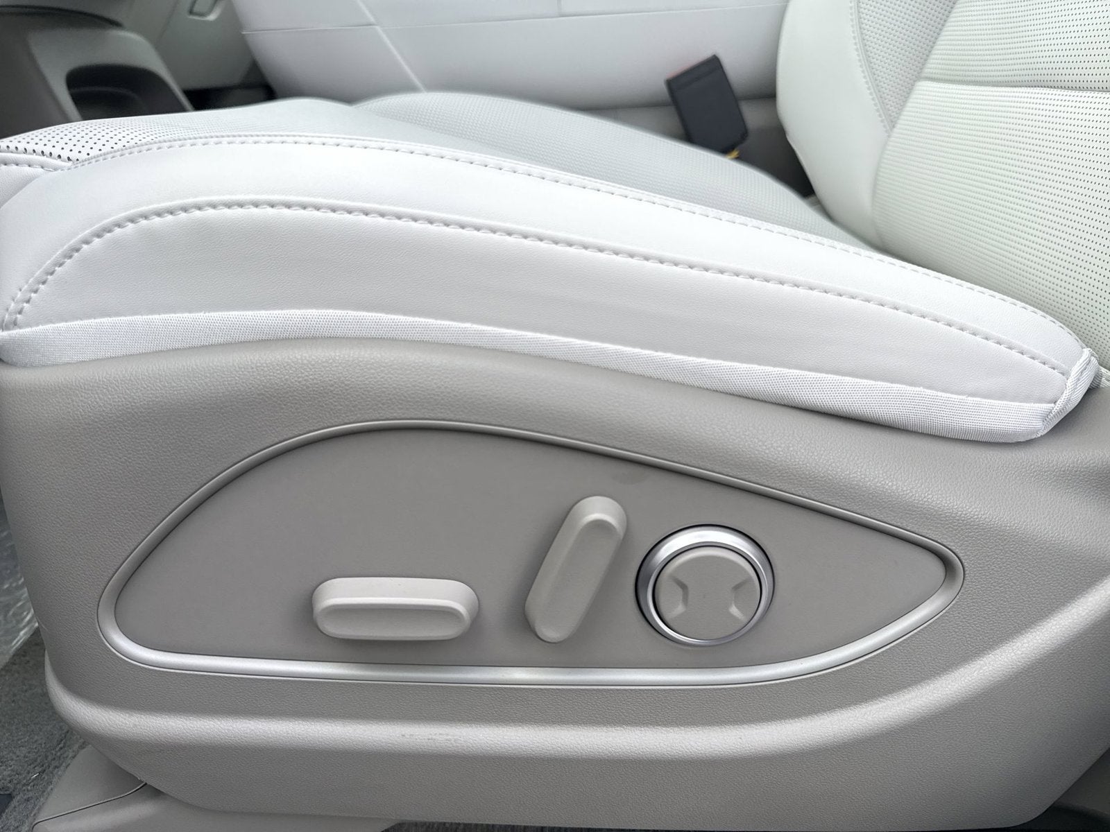 2027 Hyundai PALISADE HYBRID SEL 7 Passenger