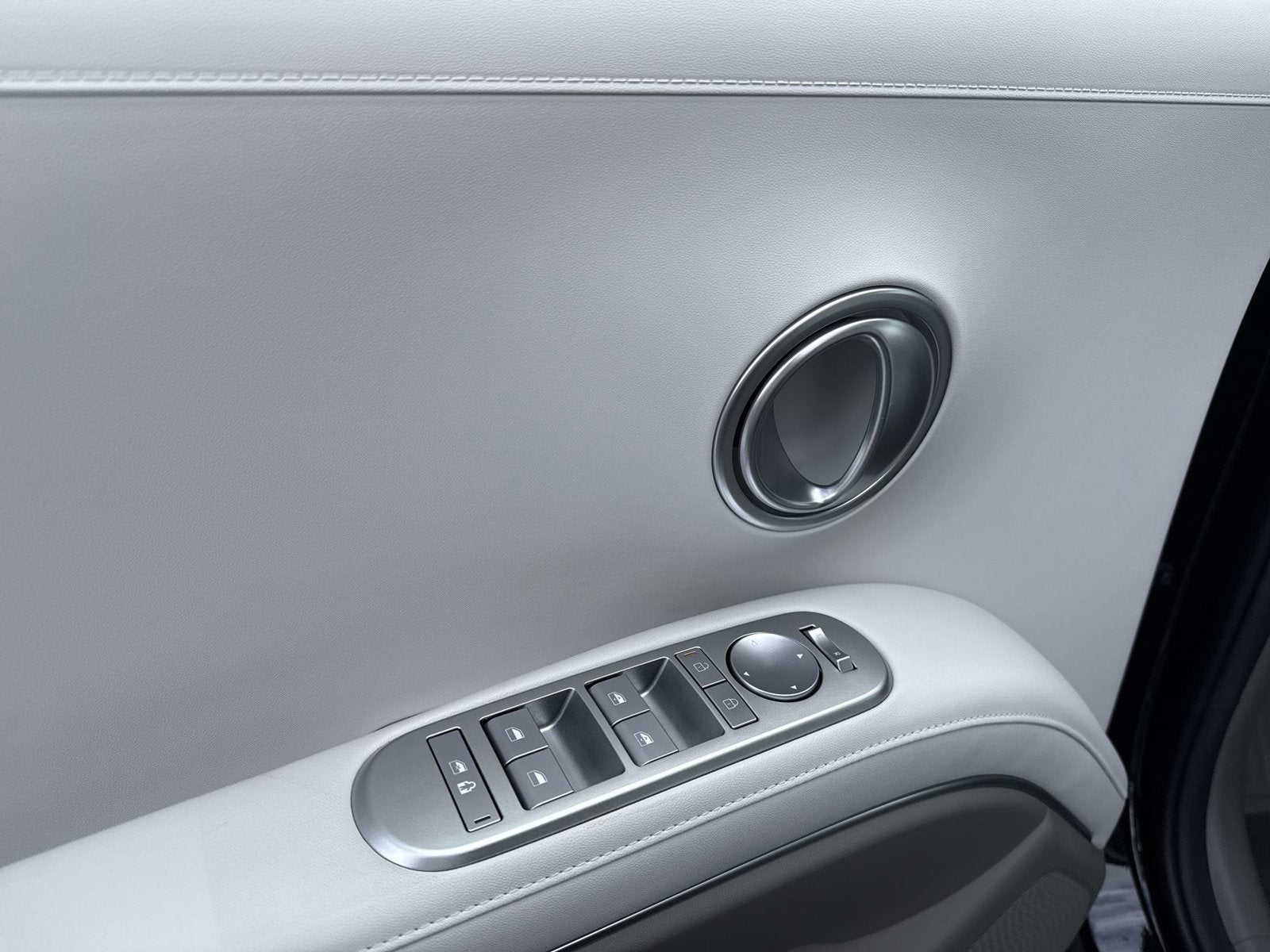 2027 Hyundai PALISADE HYBRID SEL 7 Passenger