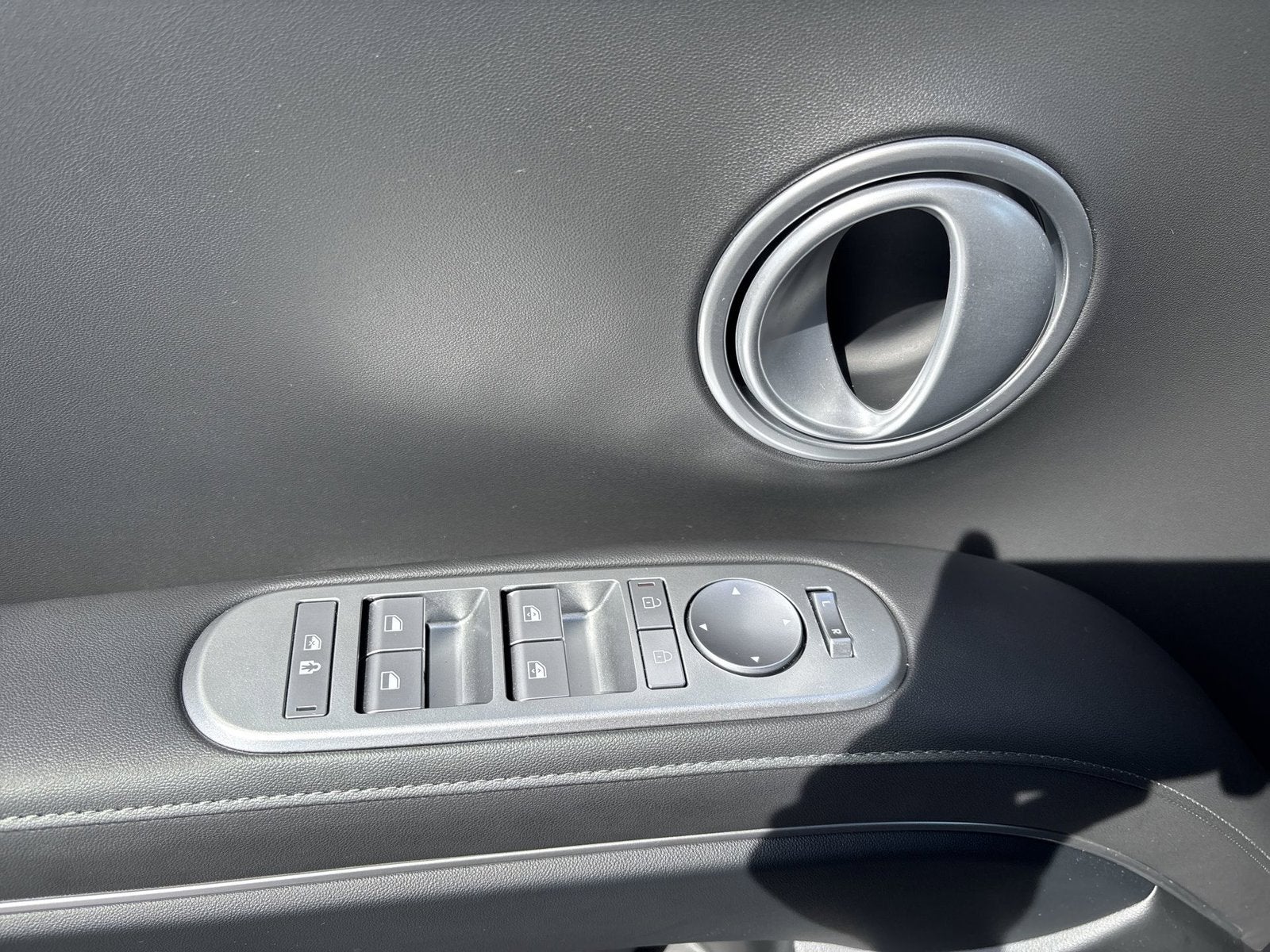 2027 Hyundai PALISADE HYBRID SEL 8 Passenger