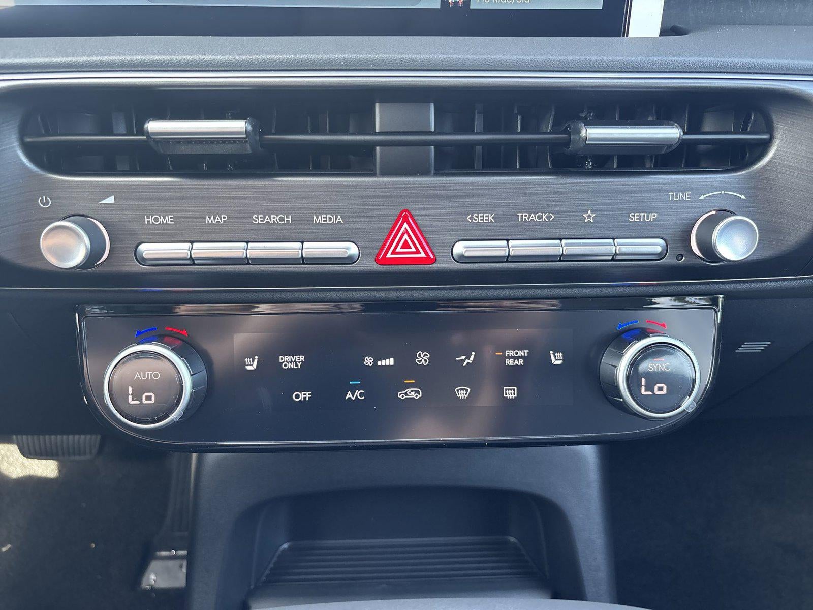 2027 Hyundai PALISADE HYBRID SEL 8 Passenger