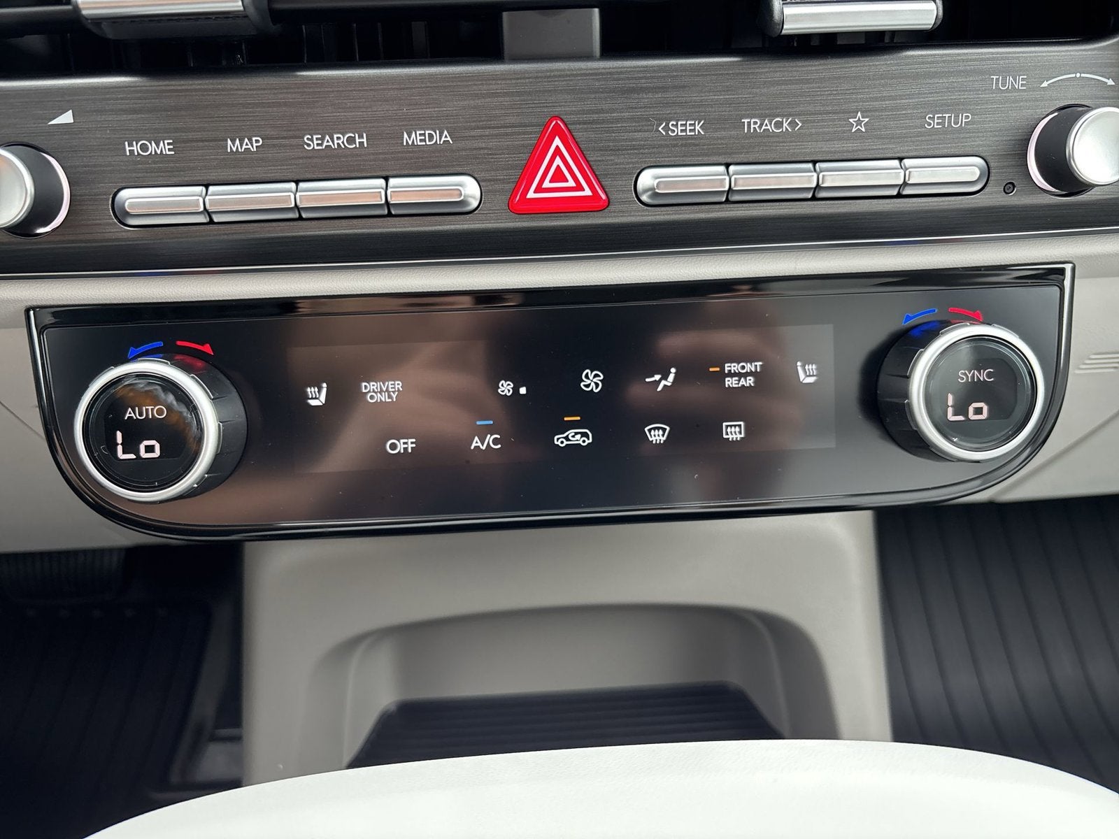 2027 Hyundai PALISADE HYBRID SEL 8 Passenger
